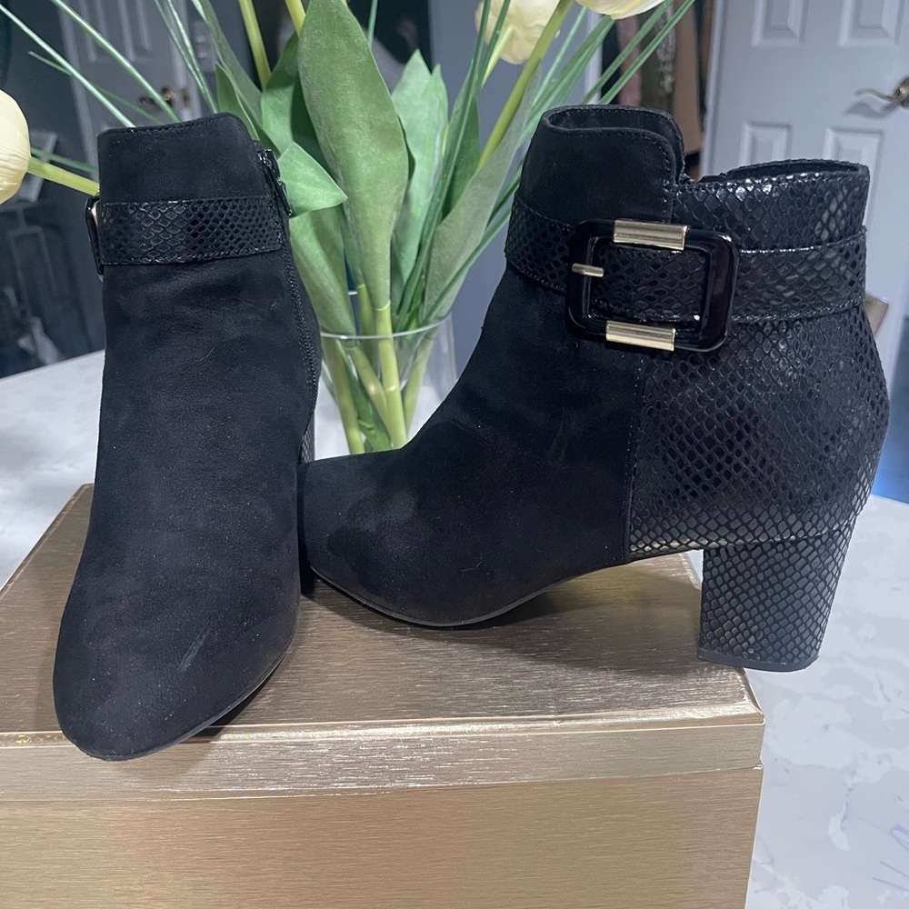 Karen Scott Black Textured Ankle Booties